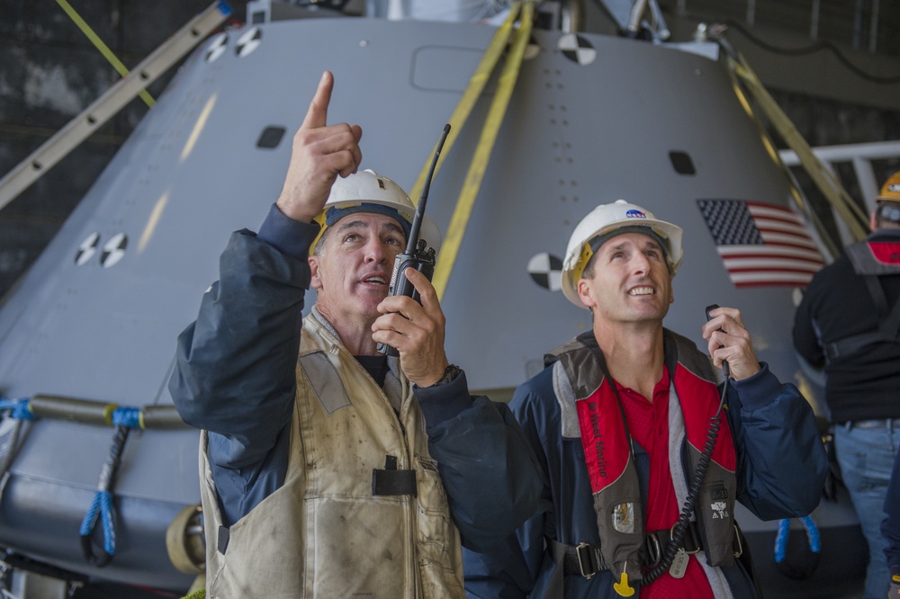 USS Anchorage (LPD 23) Supports NASA's Orion Spacecraft Recovery Test