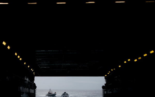 USS Anchorage (LPD 23) Supports NASA's Orion Spacecraft Recovery Test
