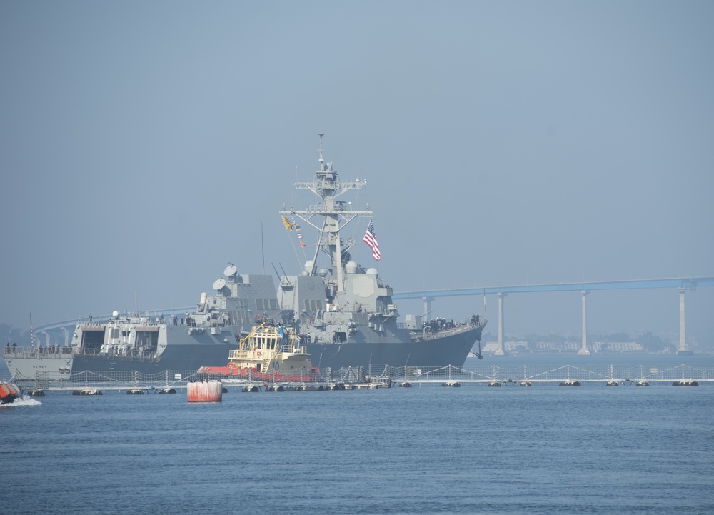 USS Dewey deploys from Naval Base San Diego