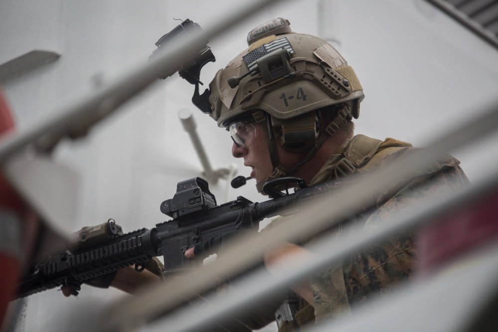 Force Recon conducts first raid of VBSS in Guam