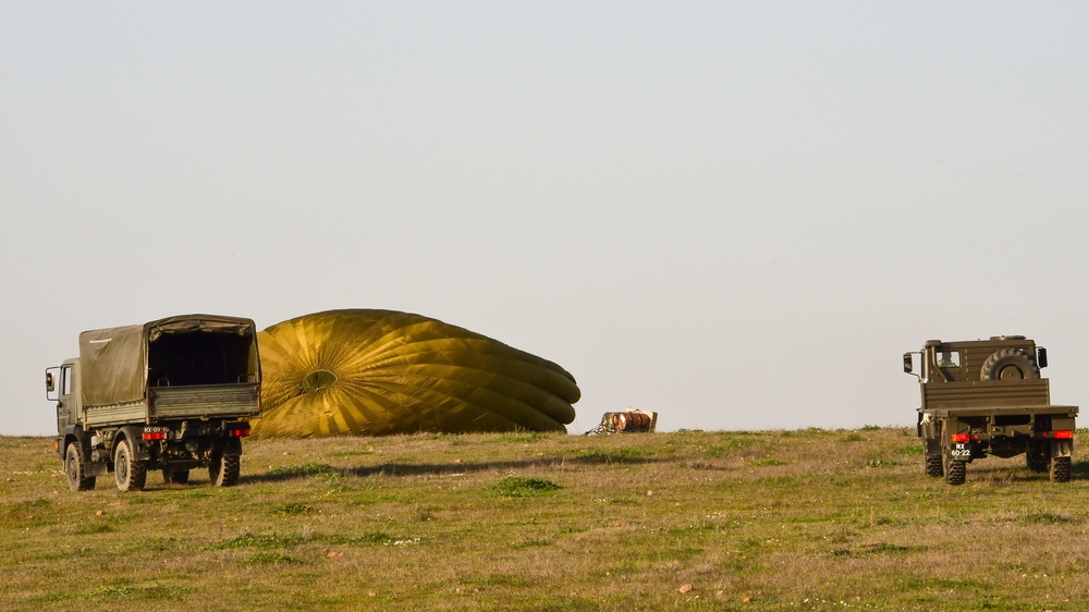 American, Portuguese cargo planes drop personnel, cargo over landing zone during Real Thaw 18