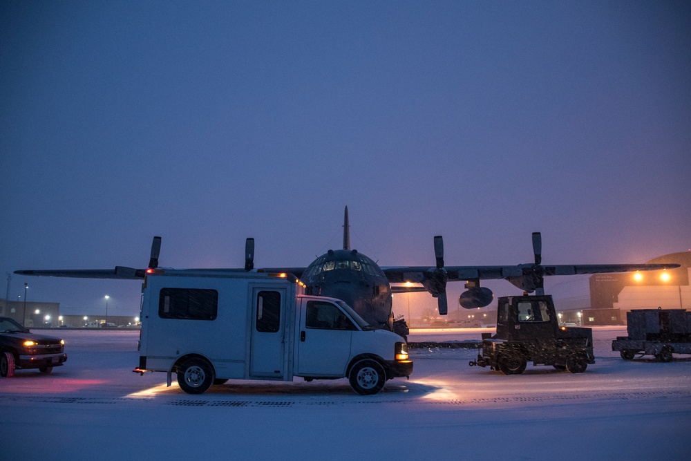 Ohio Air Guard maintainers brave the storm