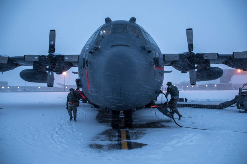 Ohio Air Guard maintainers brave the storm