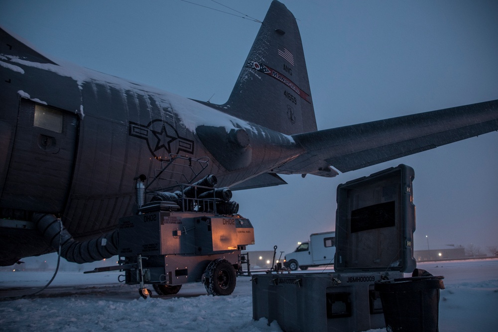 Ohio Air Guard maintainers brave the storm