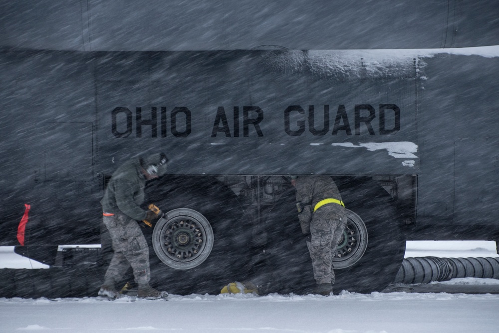 Ohio Air Guard maintainers brave the storm