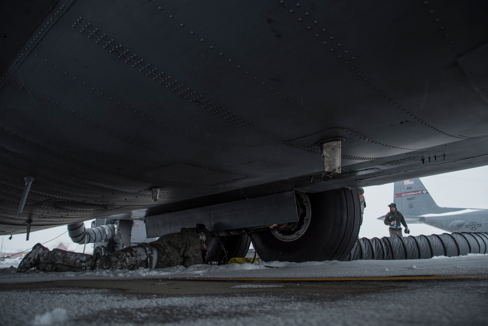 Ohio Air Guard maintainers brave the storm