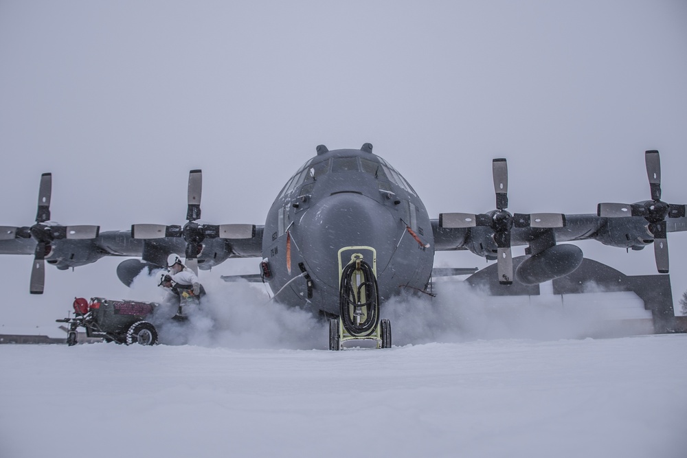 Ohio Air Guard maintainers brave the storm