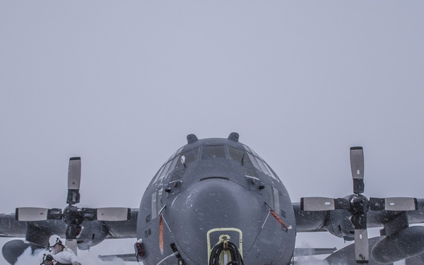 Ohio Air Guard maintainers brave the storm