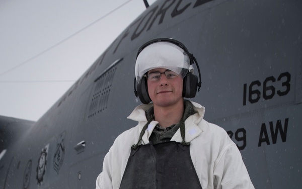 Ohio Air Guard maintainers brave the storm