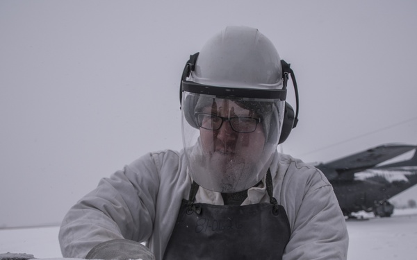 Ohio Air Guard maintainers brave the storm