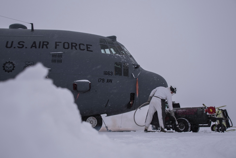 Ohio Air Guard maintainers brave the storm