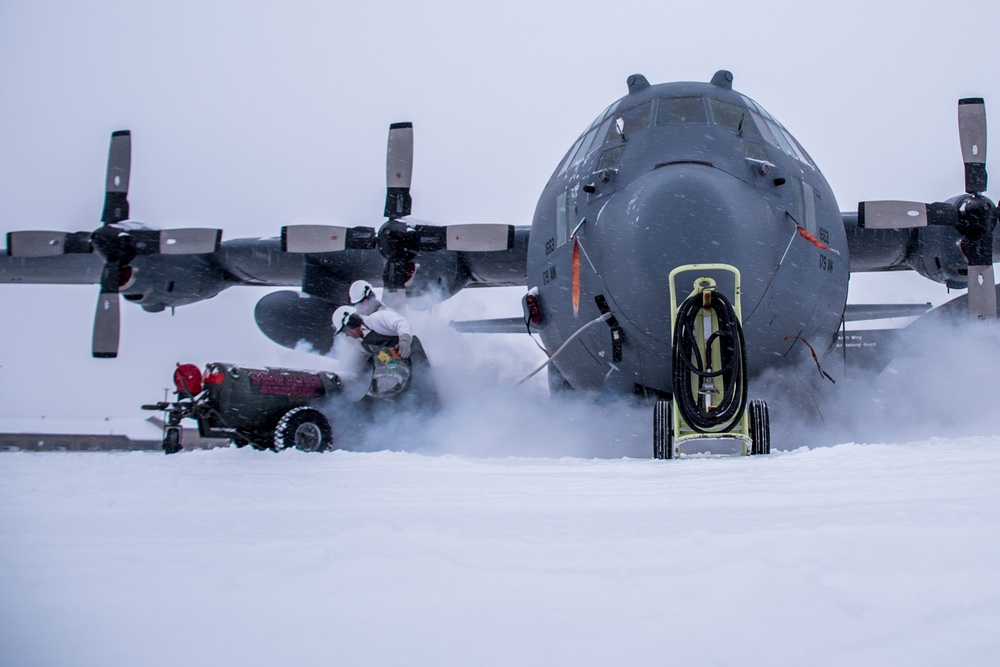 Ohio Air Guard maintainers brave the storm