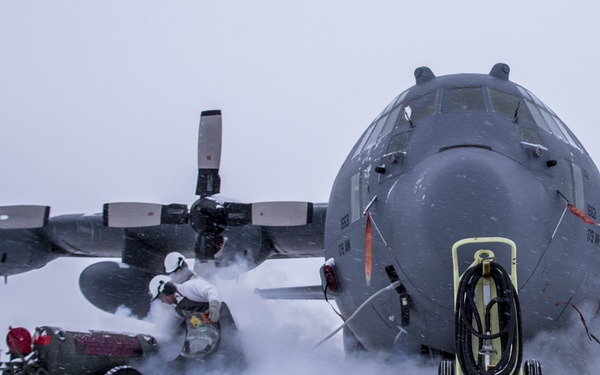 Ohio Air Guard maintainers brave the storm