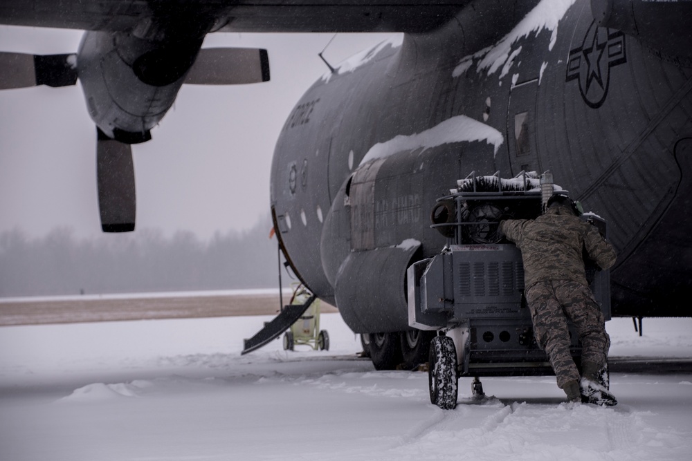 Ohio Air Guard maintainers brave the storm