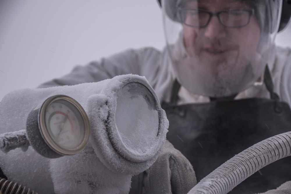 Ohio Air Guard maintainers brave the storm