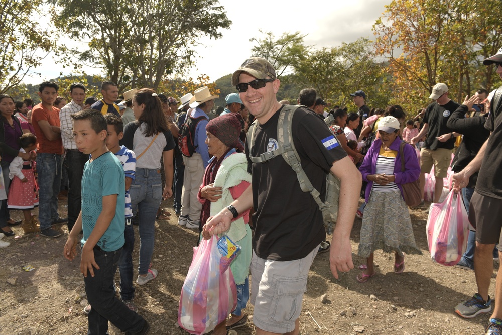 Chapel  Hike-75 Las Minitas, Ajuterique.