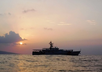 Coast Guard Cutter Oliver Berry conducts patrol off Main Hawaiian Islands