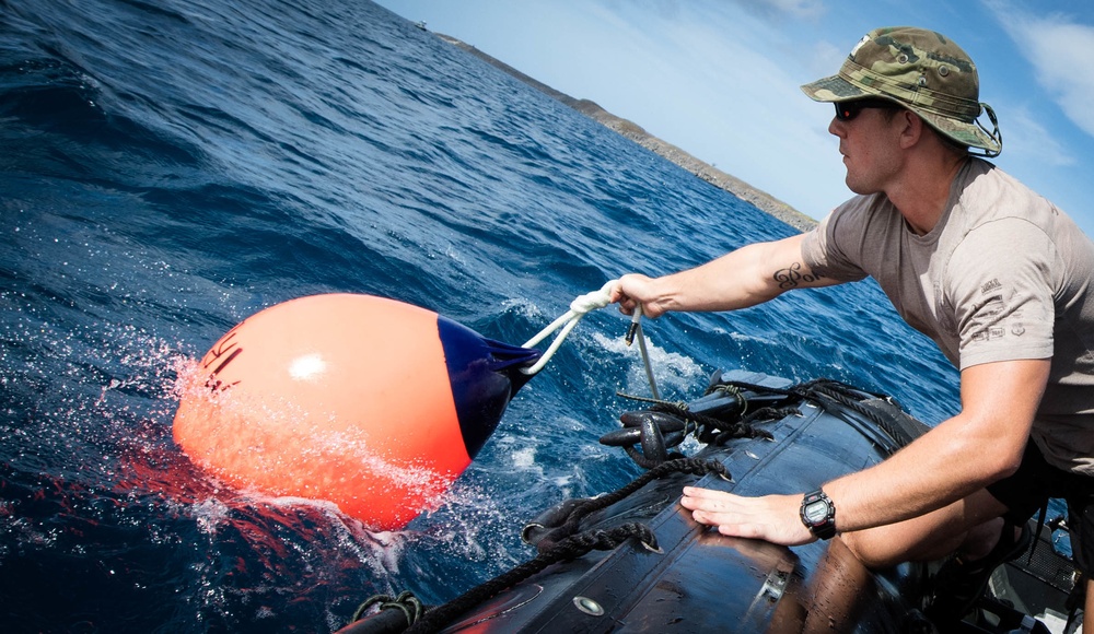 EODMU-5 Conducts Underwater Mine Countermeasures Training