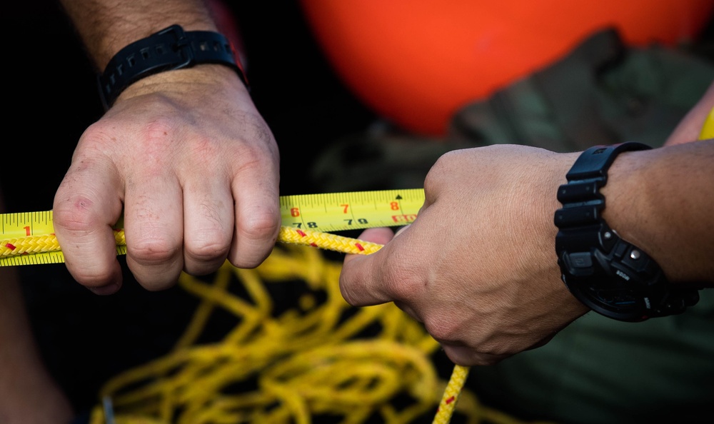 EODMU-5 Conducts Underwater Mine Countermeasures Training