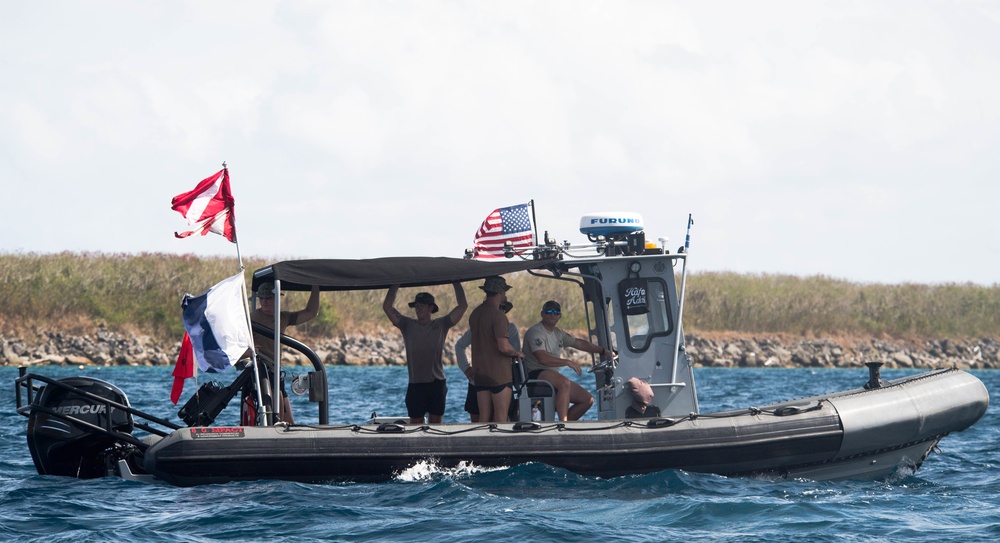 EODMU-5 Conducts Underwater Mine Countermeasures Training