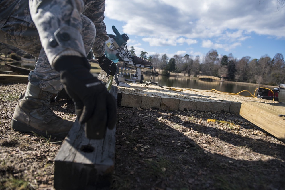 Volunteers take ownership of Memorial Lake
