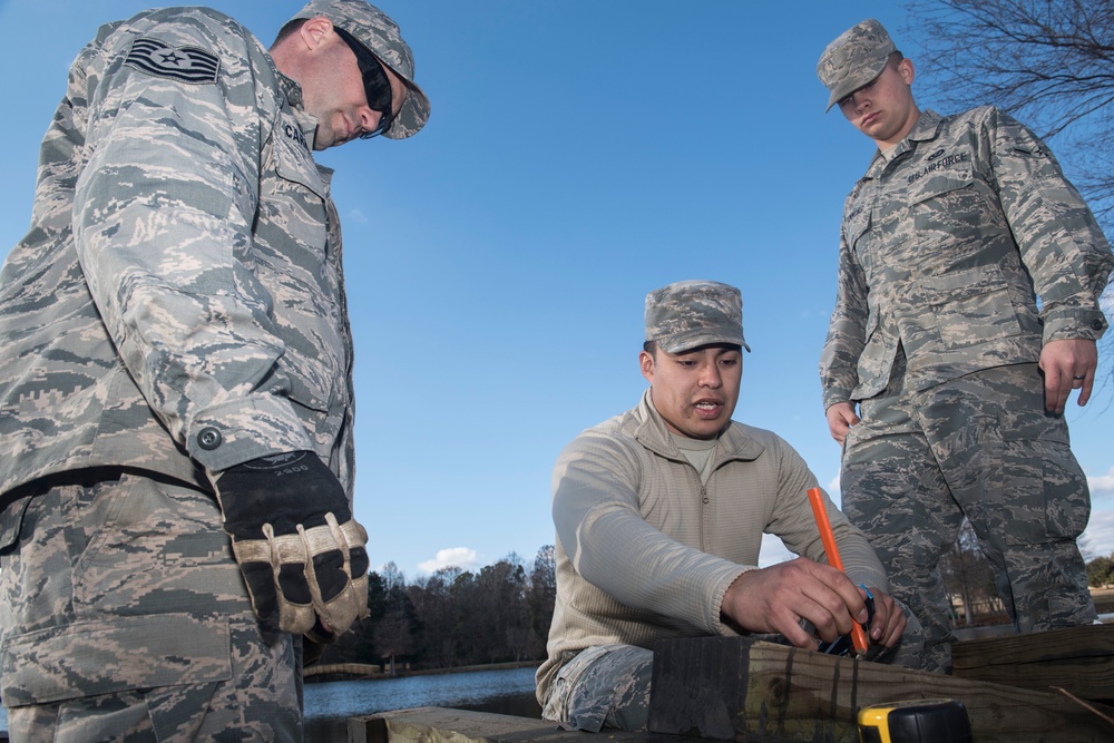 Volunteers take ownership of Memorial Lake