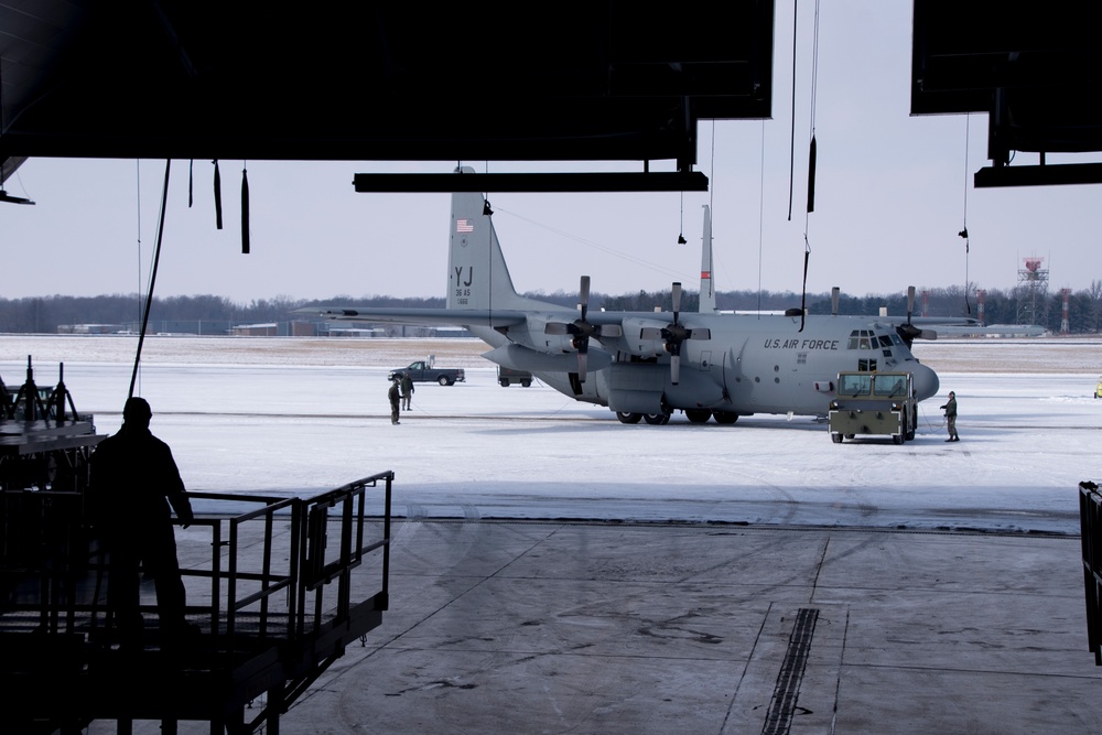 DVIDS - Images - Ohio Air Guard begins isochronal inspection of ...