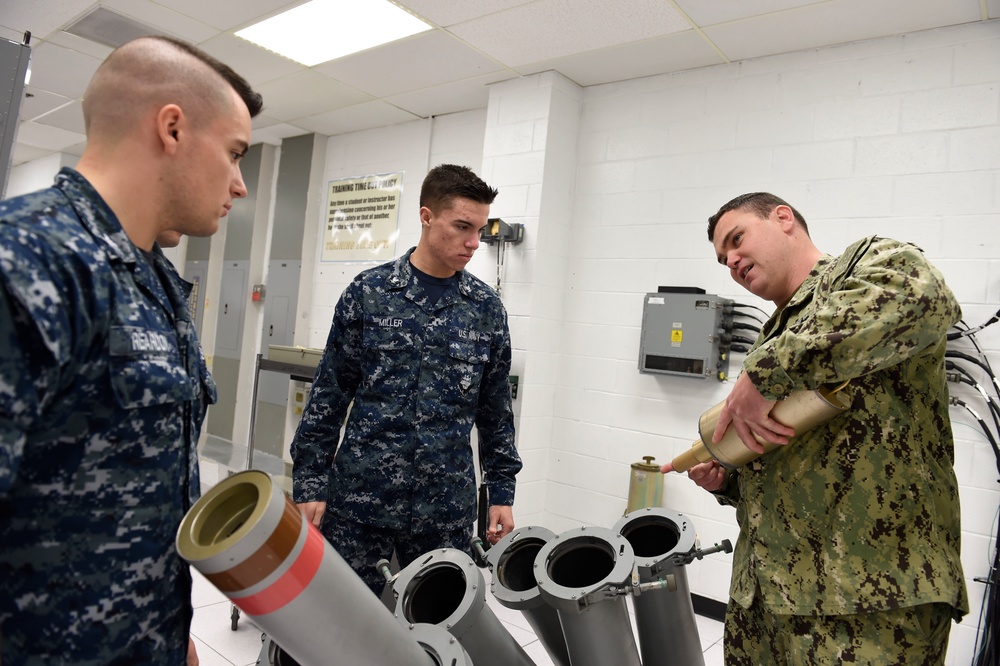 SLQ-32 Maintenance Course