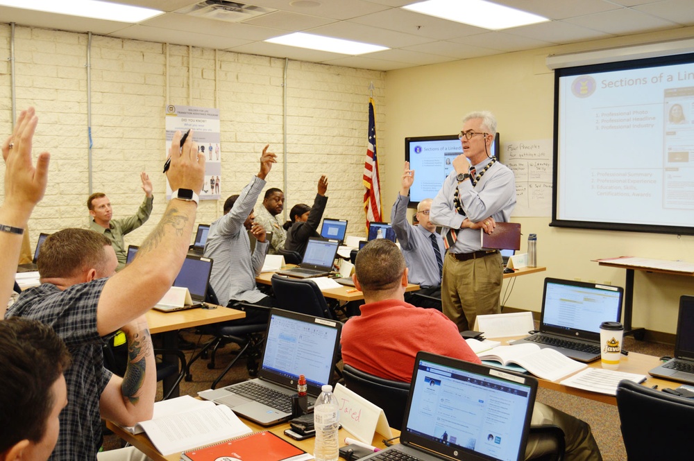 SFL-TAP director meets with stakeholders in Hawaii