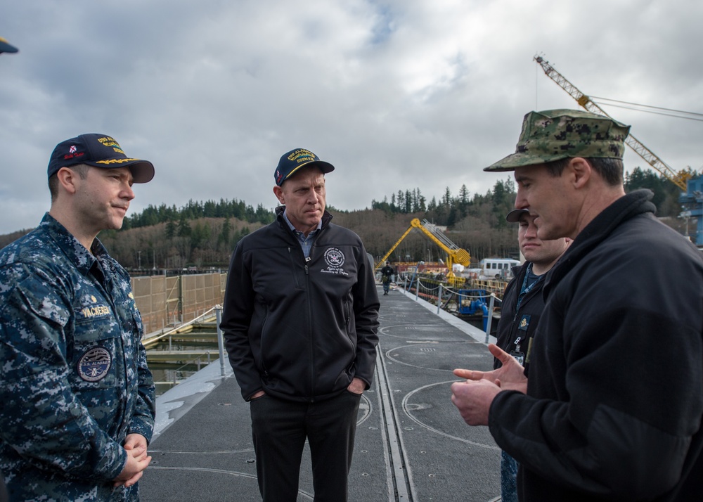 Deputy Secretary of Defense visits USS Alabama