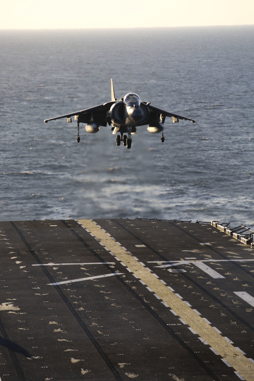 VMM-162 lands aboard USS Iwo Jima