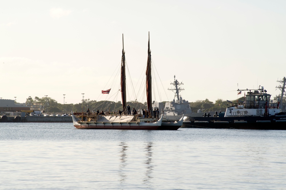 Hōkūleʻa Makes Historic First Sail into Pearl Harbor