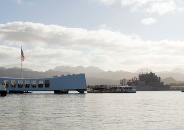 Hōkūleʻa Makes Historic First Sail into Pearl Harbor