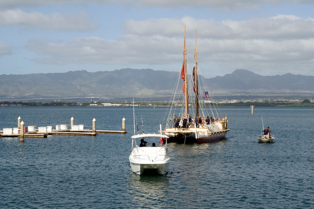 Hōkūleʻa Makes Historic First Sail into Pearl Harbor