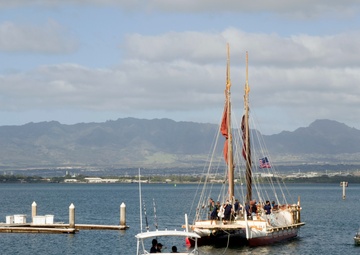 Hōkūleʻa Makes Historic First Sail into Pearl Harbor