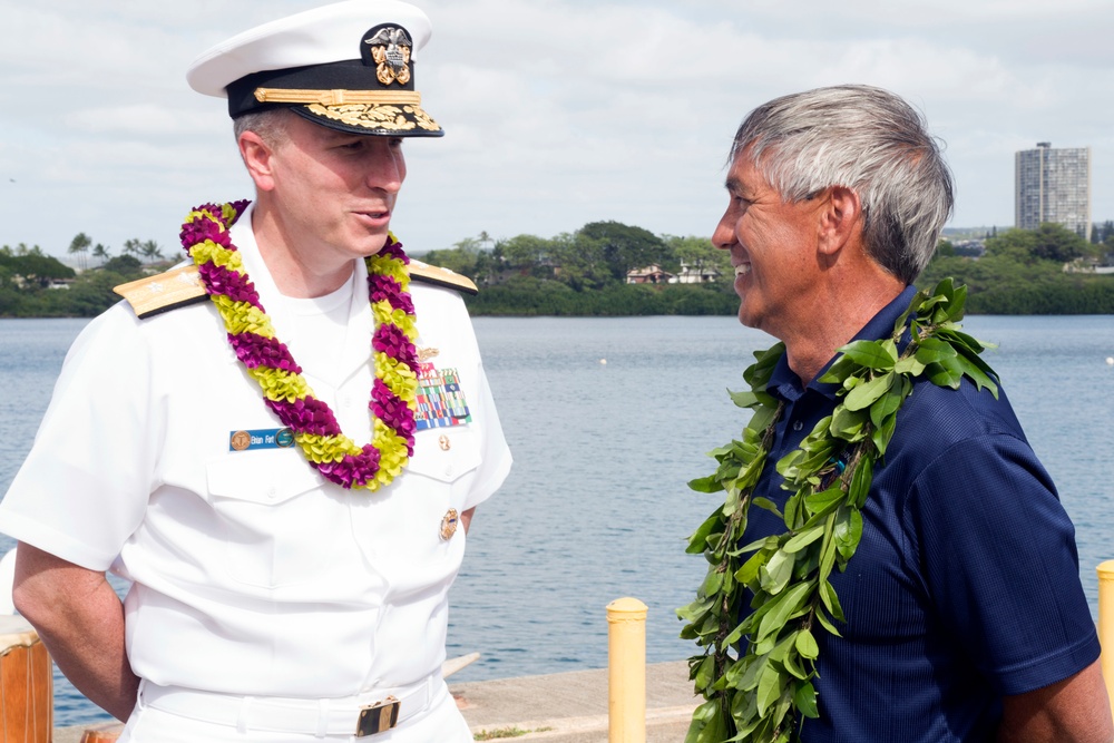 Hōkūleʻa Makes Historic First Sail into Pearl Harbor