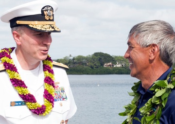 Hōkūleʻa Makes Historic First Sail into Pearl Harbor