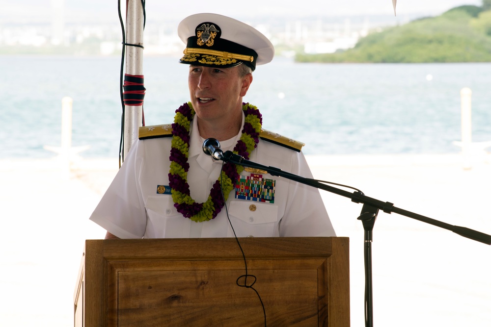 Hōkūleʻa Makes Historic First Sail into Pearl Harbor