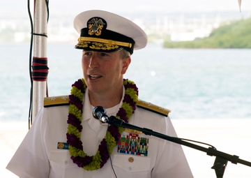 Hōkūleʻa Makes Historic First Sail into Pearl Harbor