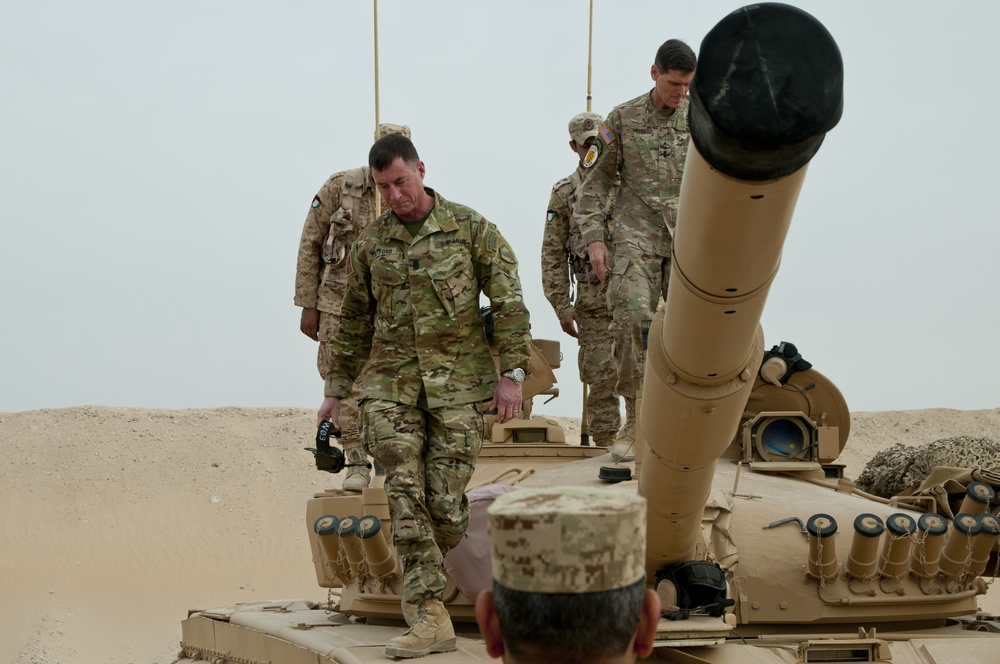 U.S. Central Command Commander and CSM Climb Off of Kuwaiti Tank