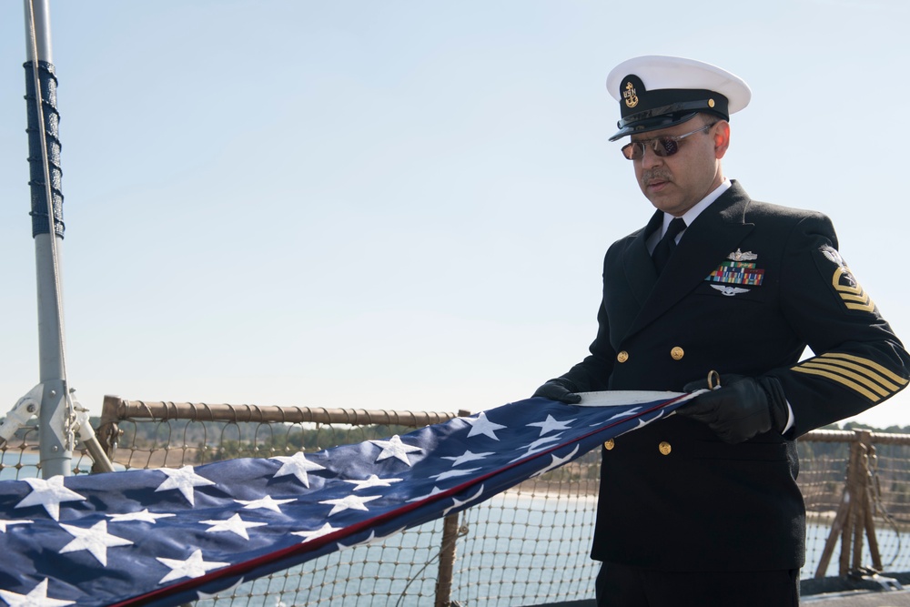 USS Oak Hill (LSD 51) departs for deployment 2018