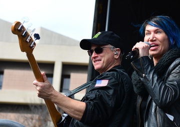 Lt. Dan Band Rocks Naval Medical Center San Diego