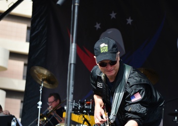 Lt. Dan Band Rocks Naval Medical Center San Diego