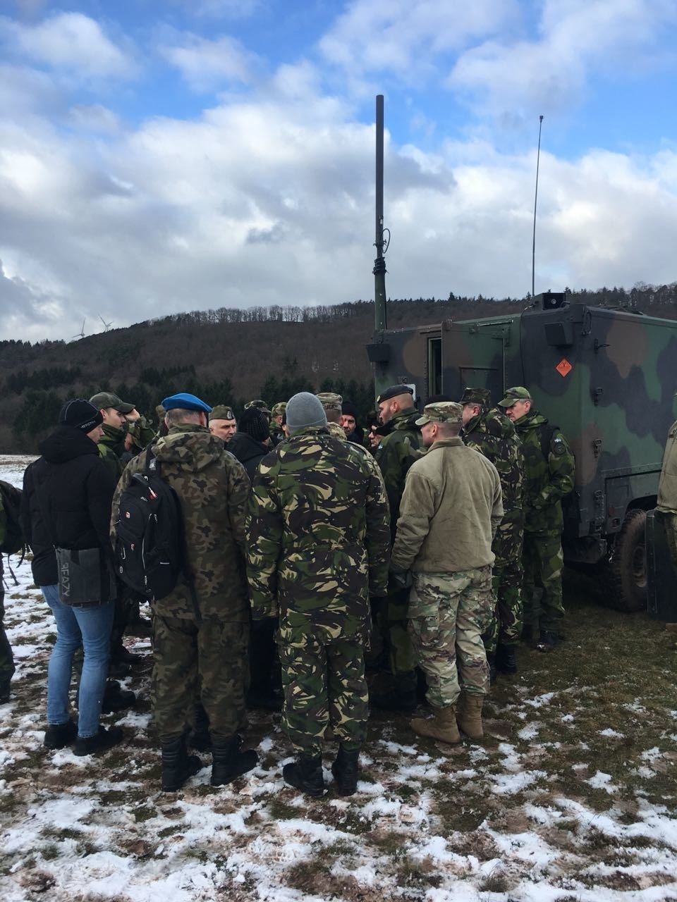 Polish, Romanian, and Swedish air defenders visit 5-7 ADA