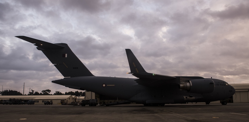 Qatar Emiri Air Force works with U.S. Air Force to move cargo