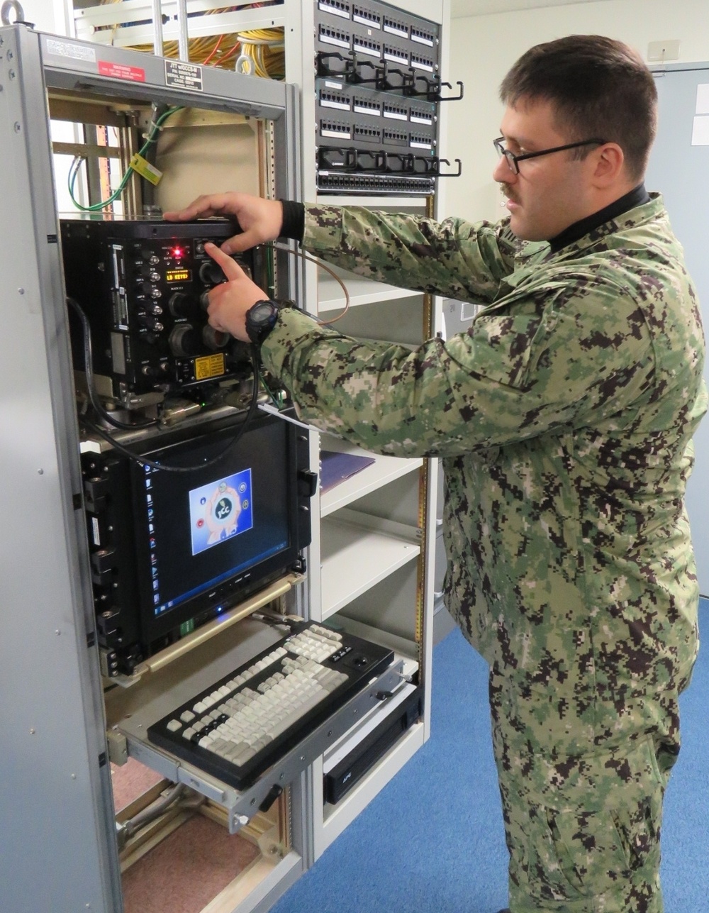 IWTS Yokosuka Joint Tactical Terminal Installation Provides Real World Training for FDNF Sailors