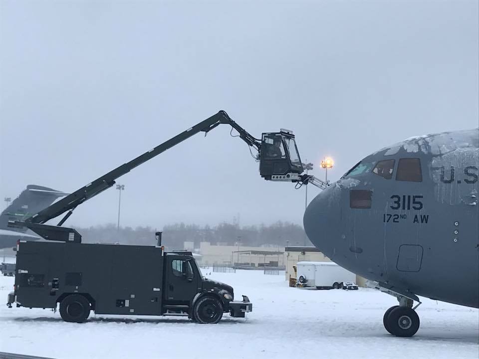 Airmen, Soldiers keep airplanes flying despite arctic climates