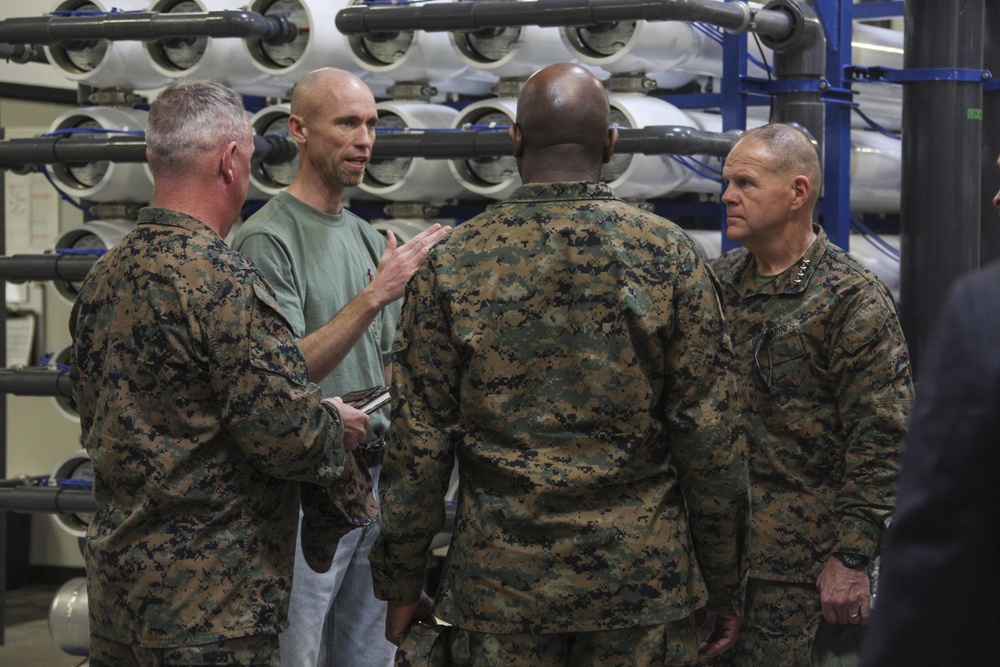 CMC Visits Camp Pendleton