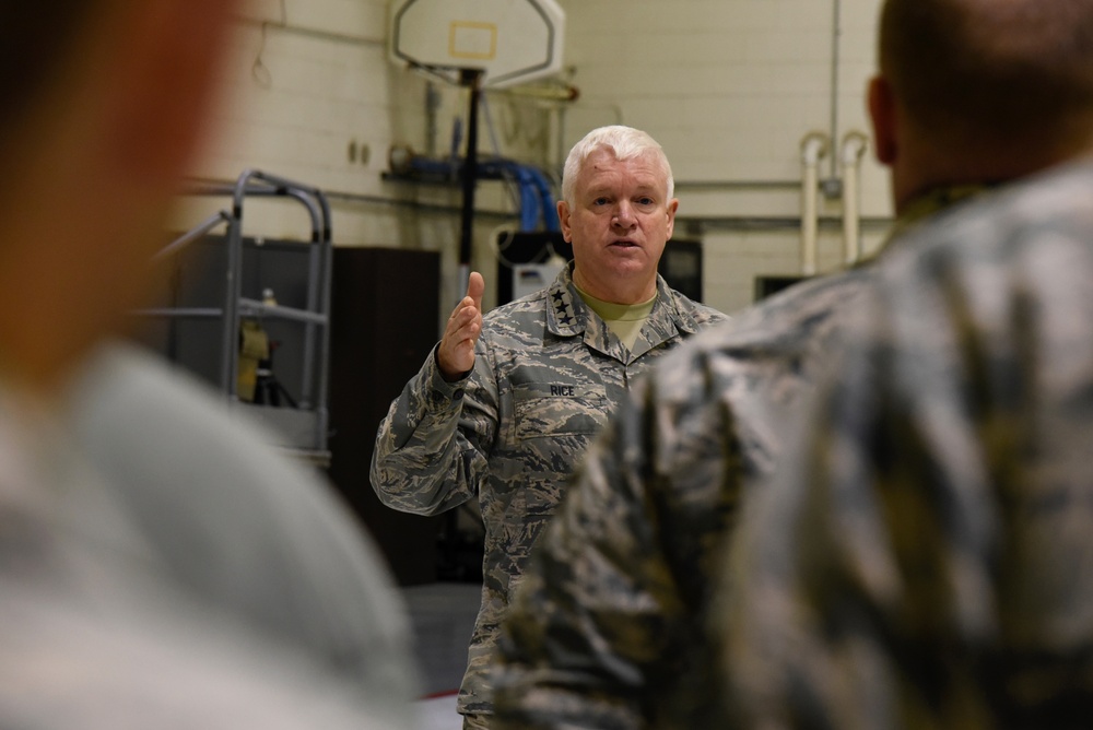 Director of the ANG Visits the 175th Wing