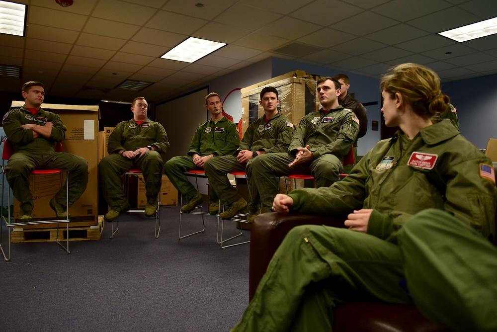 Academy cadets visit SJ operational jets